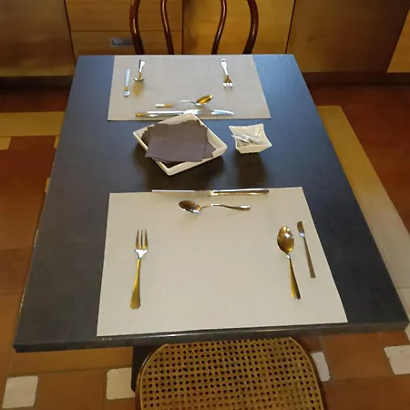 Florario Nocleg ze śniadaniem 3*